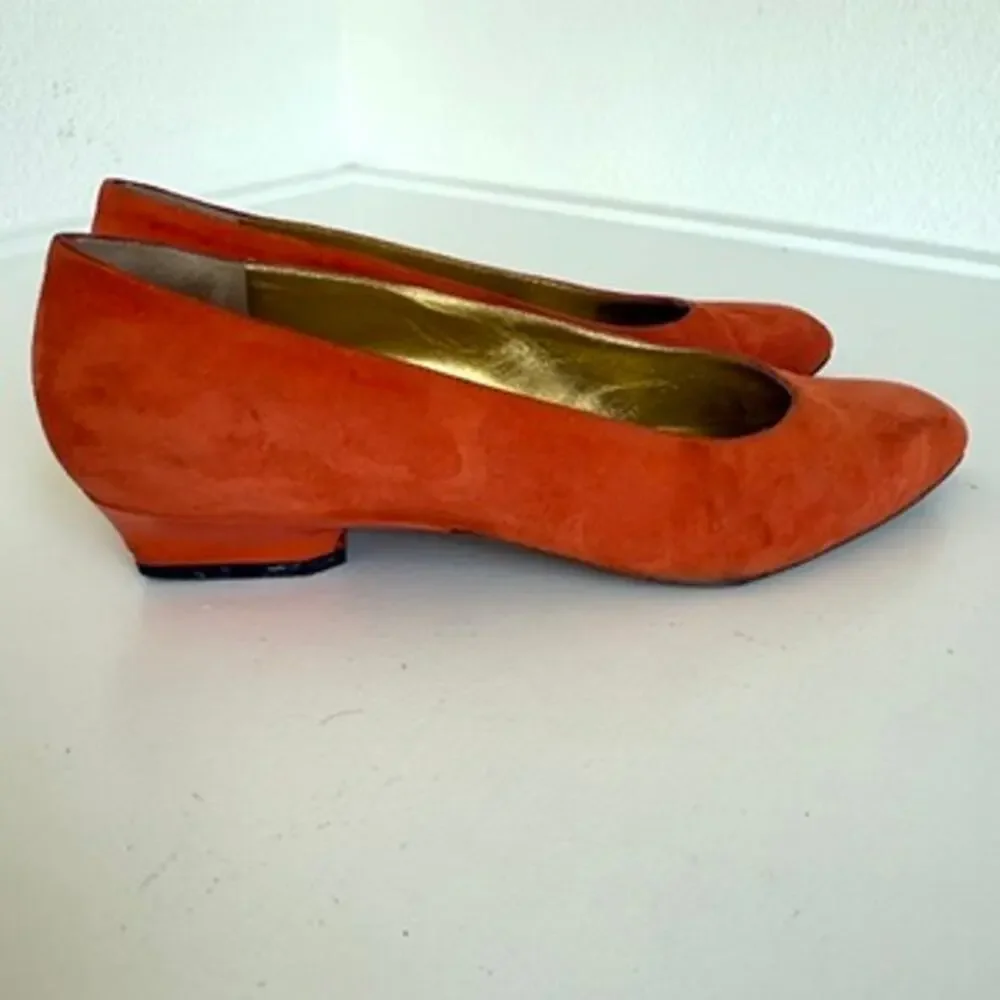 BRUNO MAGLI Suede Pumps Vibrant Orange Low Heel Made in Italy Vintage 7B Classic